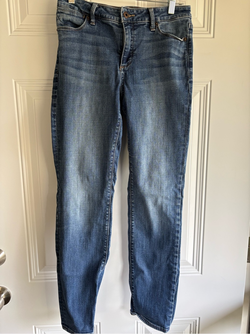 Lucky Brand Women's Straight Leg Faded Blue Jeans